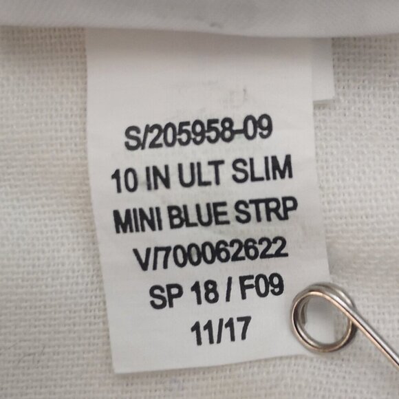 2 / $30.00 - Old Navy Ultimate Slim Men's Size 40 White w/ Blue Golf Shorts - Picture 7 of 10